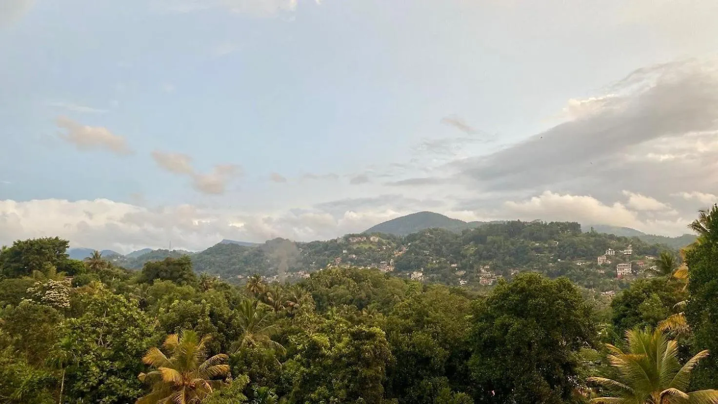 Kandy Mount Breeze Sirimalwatta
