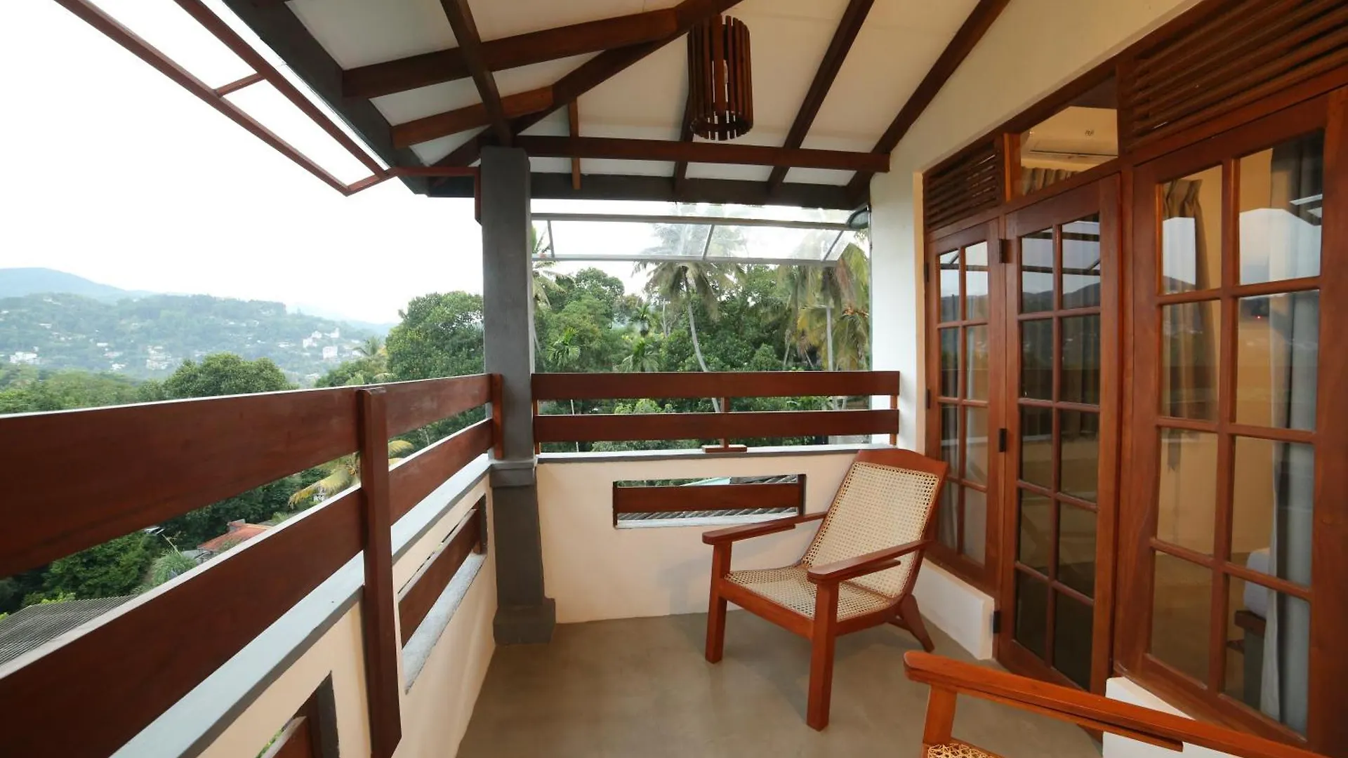 Kandy Mount Breeze Sirimalwatta Homestay
