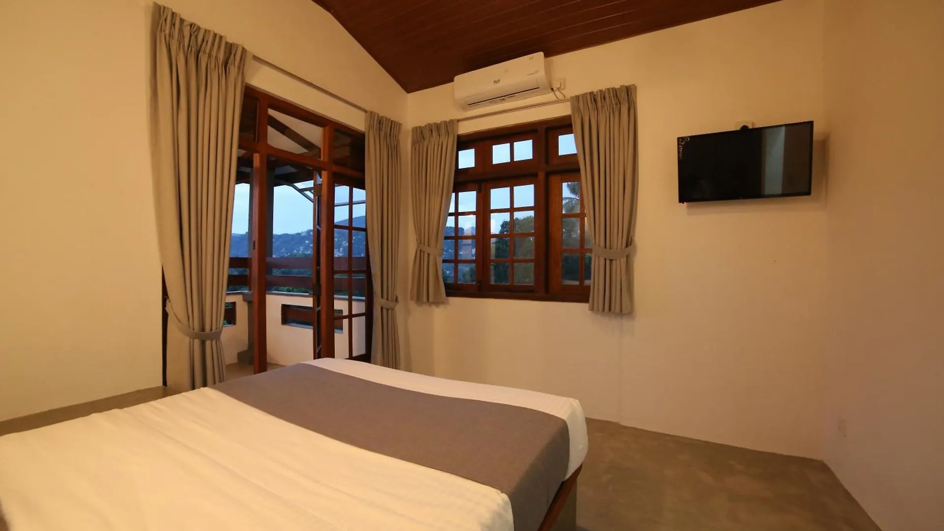 Homestay Kandy Mount Breeze Sirimalwatta Sri Lanka